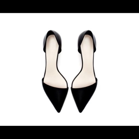 Zara Shoes - Zara Black Pumps- Rare design